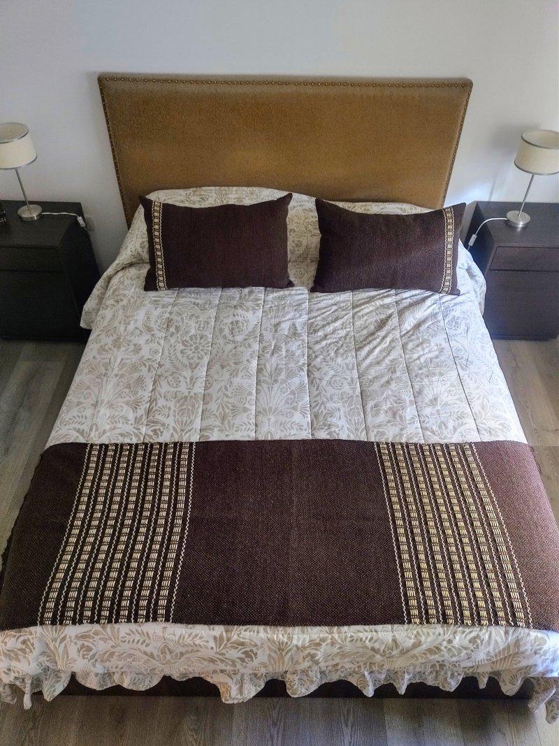 Pies de cama tejidos en telar Cunco artesanales